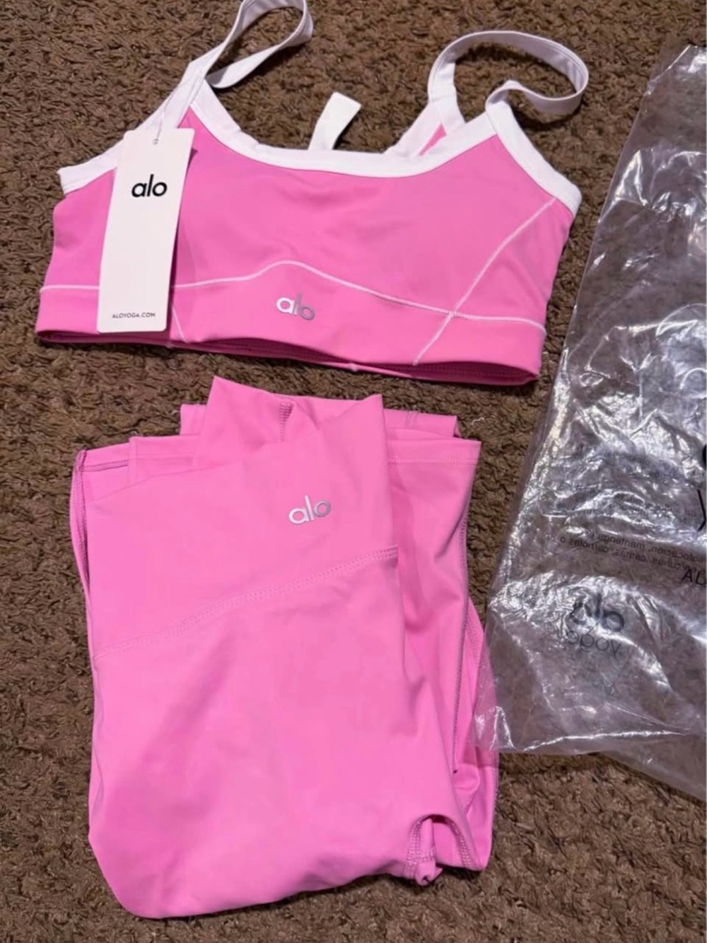 ALO Yoga women Pink Active Leggings and Matching Sports Bra